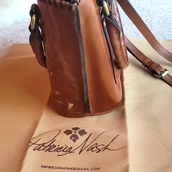 Patricia Nash Leather Cut Out Tooled Ninetta Tote Bucket Hobo Bag Tan - Picture 2 of 13